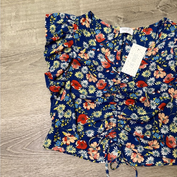 •SIENNA SKY• FLORAL RUFFLE CROP TOP - Picture 3 of 6